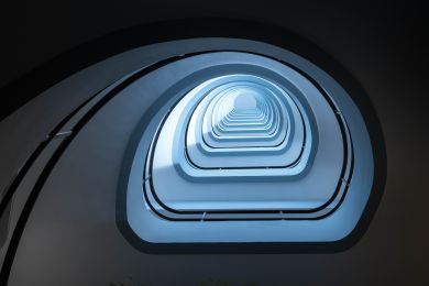 01 Treppe in einem Verwaltungsgebäude in Antwerpen